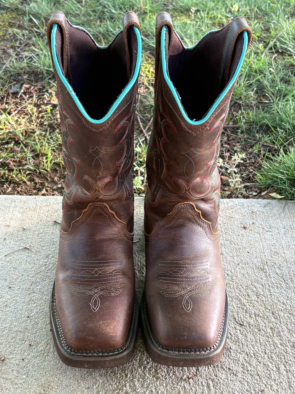 Justin Boots Brown Leather Western Cowgirl Boots with Turquoise Trim